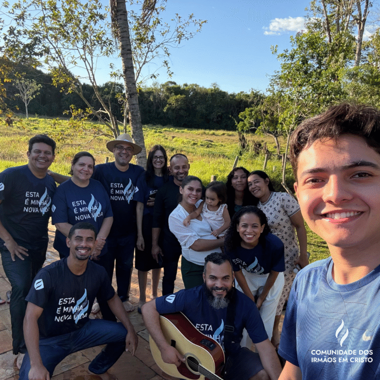 Emoção e Fé Marcam Batismo nas Águas na Comunidade dos Irmãos em Cristo